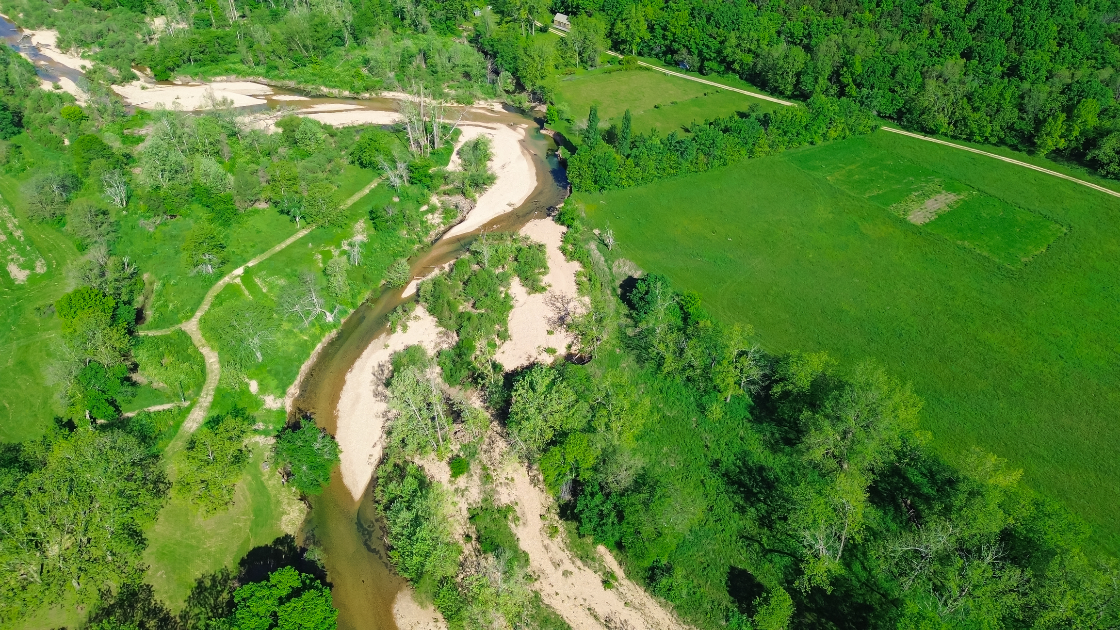 2 dead including one juvenile and 5 injured during tragic boating accident in Osage County Missouri