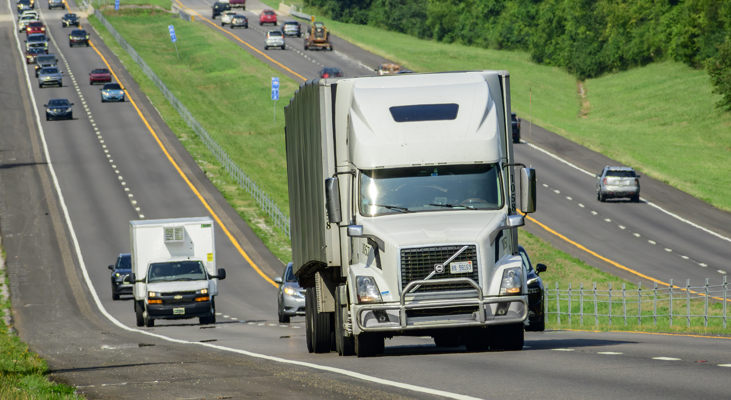 Semi-truck crash leaves infant killed and 4 injured in Platte County Missouri